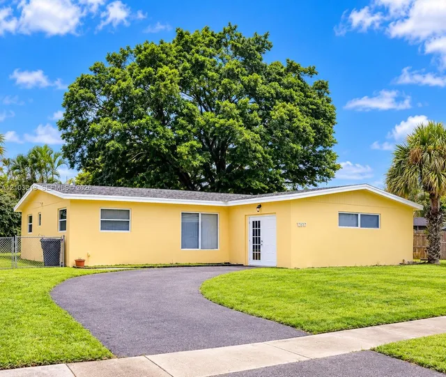 3-bedroom rental at 12217 Hillman Drive, Palm Beach Gardens