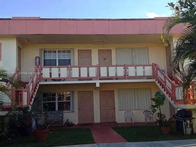 2-bedroom rental at 5270 SW 90th Way #3, Cooper City