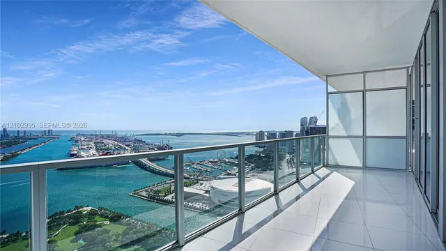 2-bedroom rental at 1100 Biscayne Boulevard #5202, Miami