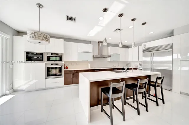 5-bedroom rental at 4424 E Whitewater Avenue, Weston