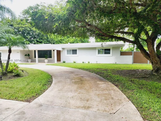 3-bedroom rental at 7425 SW 128th Street, Pinecrest