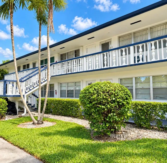 1-bedroom home at 228 NORTHAMPTON L #228, West Palm Beach