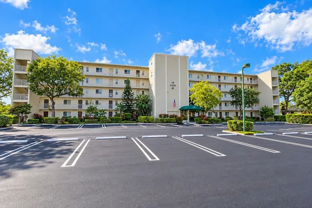 2-bedroom home at 2230 N CYPRESS BEND Drive #410, Pompano Beach