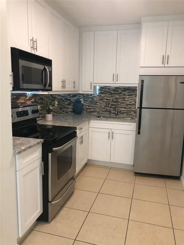 1-bedroom rental at 2426 SE 17TH Causeway SE #205A, Fort Lauderdale