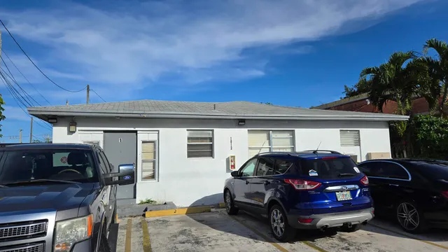 1-bedroom rental at 1012 NW 2ND Avenue #4, Hallandale Beach