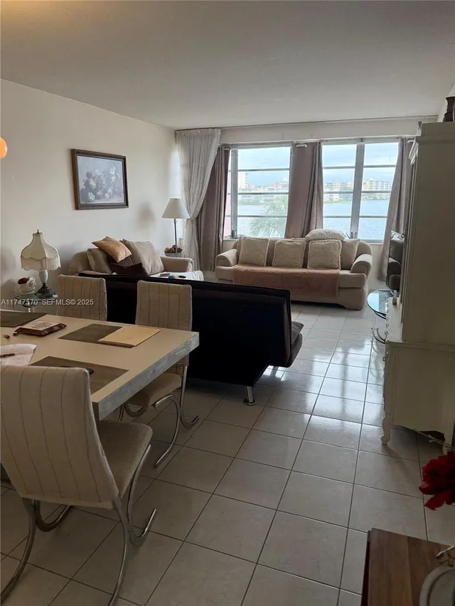 1-bedroom home at 18555 NE 14th Avenue #618, Miami