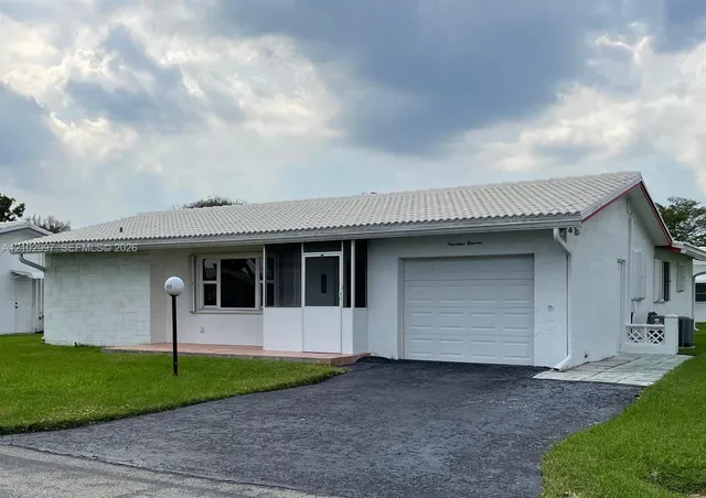2-bedroom home at 1411 NW 85th Way, Plantation