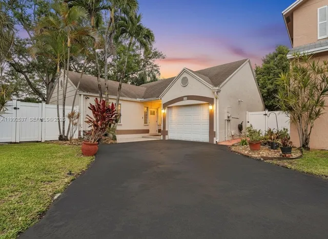 3-bedroom home at 371 NW 101st Terrace, Pembroke Pines