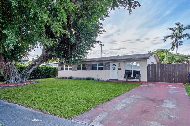 4-bedroom home at 6641 Fillmore Street, Hollywood