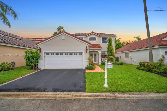 3-bedroom rental at 401 Bermuda Springs Drive, Weston