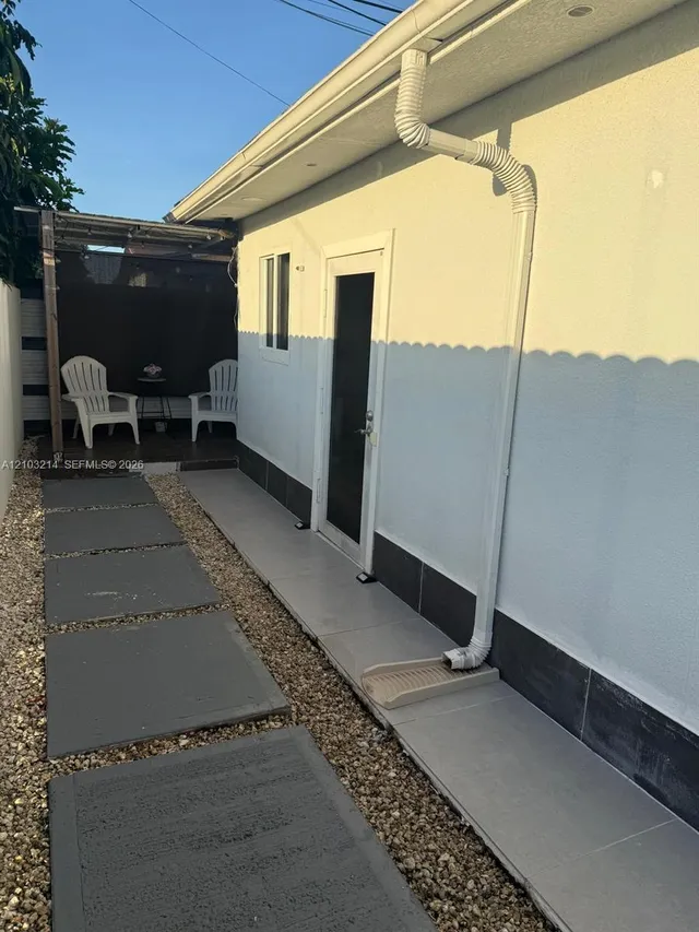 2-bedroom rental at 10450 SW 149th Terrace #1, Miami