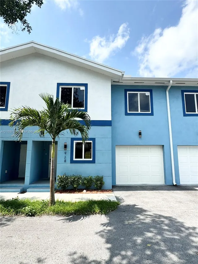 3-bedroom rental at 930 NW 2nd Street, Fort Lauderdale