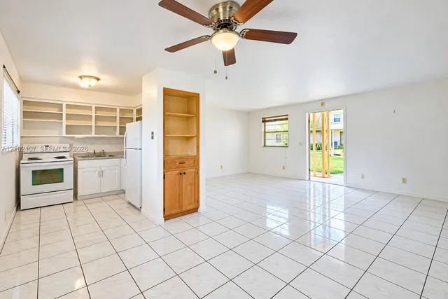1-bedroom rental at 1401 Grant Street #3, Hollywood