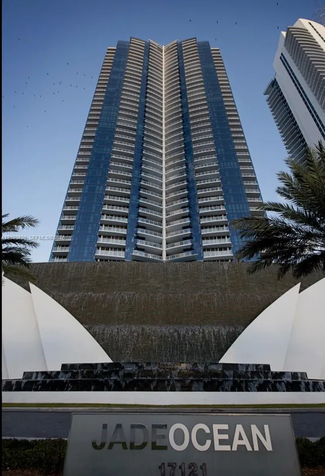 3-bedroom rental at 17121 Collins Avenue #1608, Sunny Isles Beach