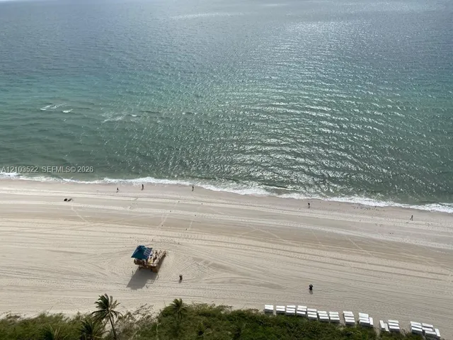2-bedroom rental at 18201 Collins Avenue #3306, Sunny Isles Beach
