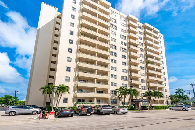 1-bedroom home at 900 NE 18th Avenue #802, Fort Lauderdale