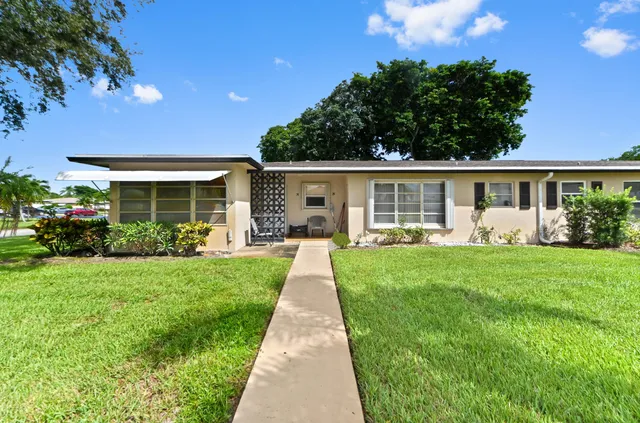 2-bedroom home at 947 Circle Drive #A, Delray Beach