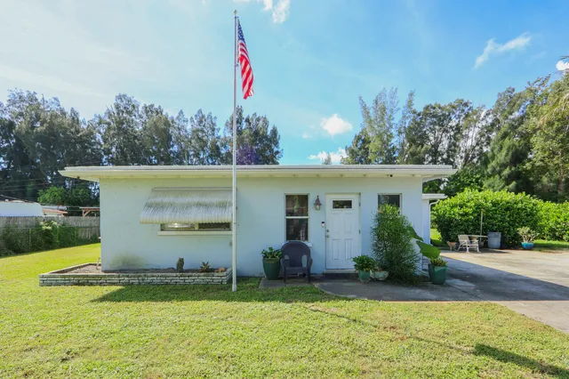 2-bedroom home at 2708 CHEROKEE Court, West Palm Beach