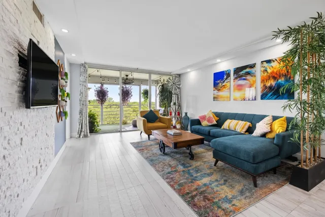 2-bedroom home at 575 Oaks Lane #708, Pompano Beach