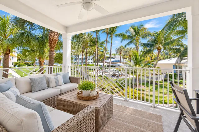2-bedroom home at 822 Bay Colony Drive S, Juno Beach