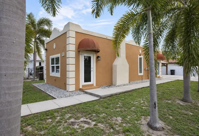 2-bedroom rental at 4601 GARDEN Avenue, West Palm Beach