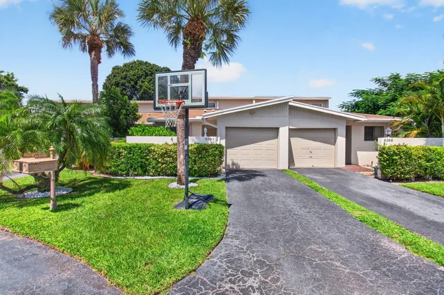 2-bedroom rental at 6391 Toulon Drive, Boca Raton