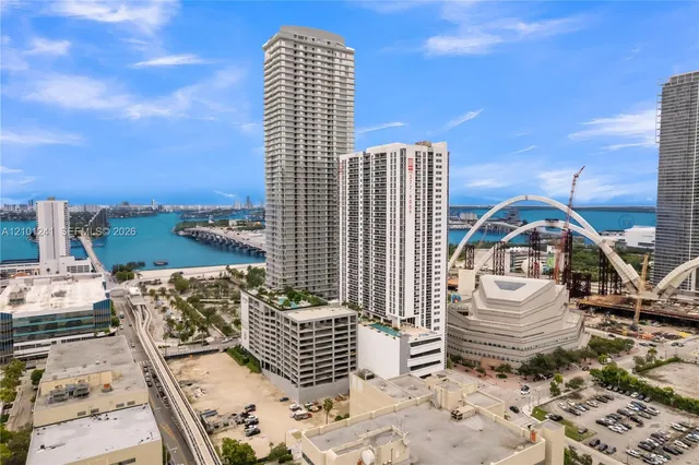 3-bedroom home at 1400 Biscayne #1901, Miami