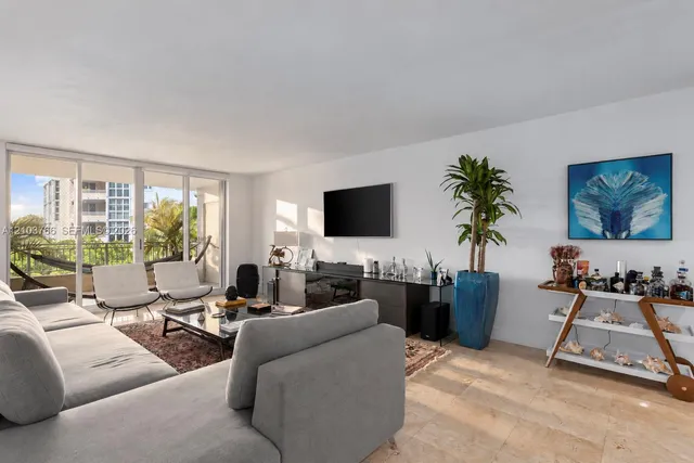 3-bedroom home at 765 Crandon Boulevard #310, Key Biscayne