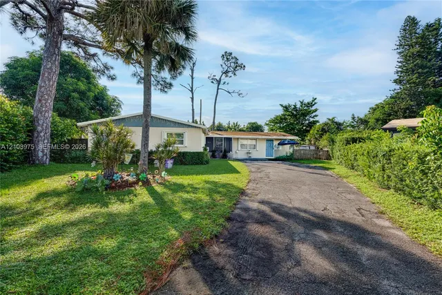 3-bedroom home at 851 Caroline Circle, West Palm Beach