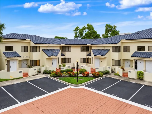 2-bedroom home at 1657 NW 81st Way, Plantation