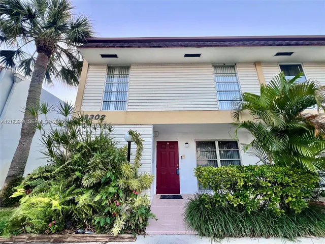 4-bedroom home at 3302 Farragut Street #5A, Hollywood