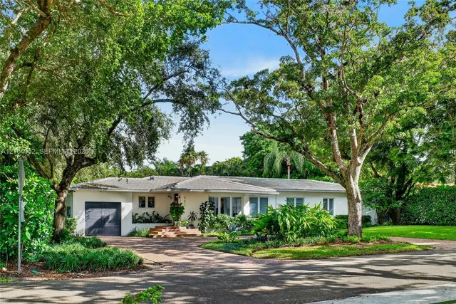 4-bedroom home at 521 San Juan Drive, Coral Gables