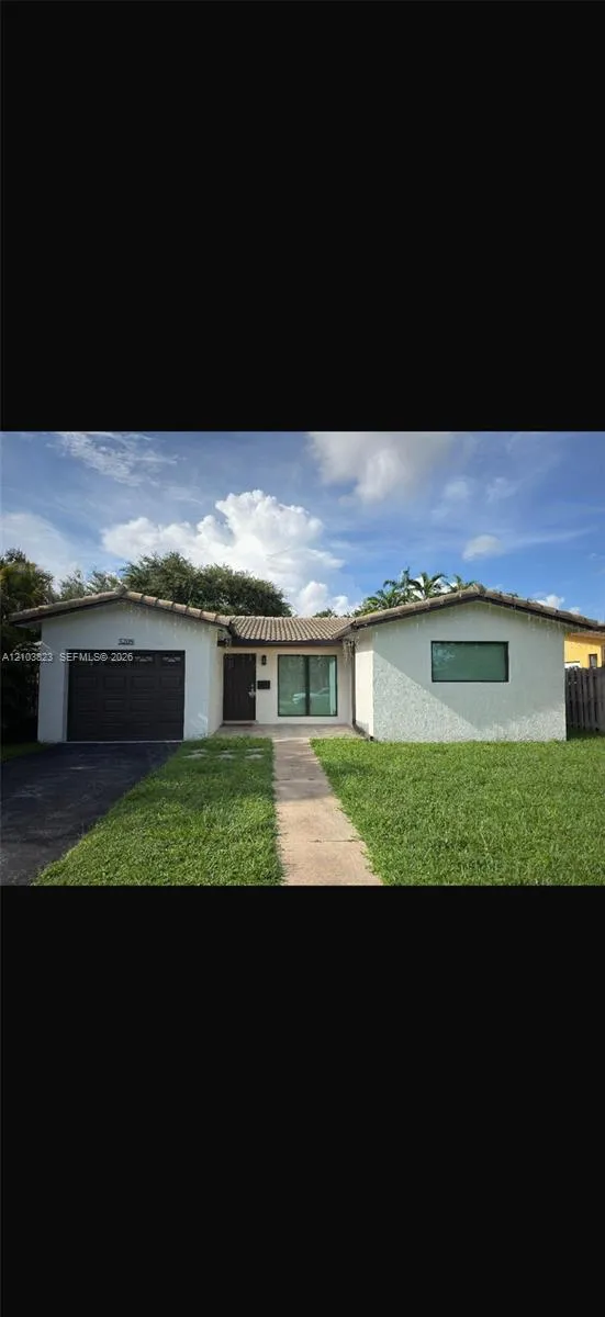 2-bedroom rental at 5209 Cleveland Street, Hollywood