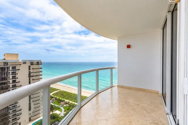 1-bedroom rental at 6365 Collins Avenue #1809, Miami Beach