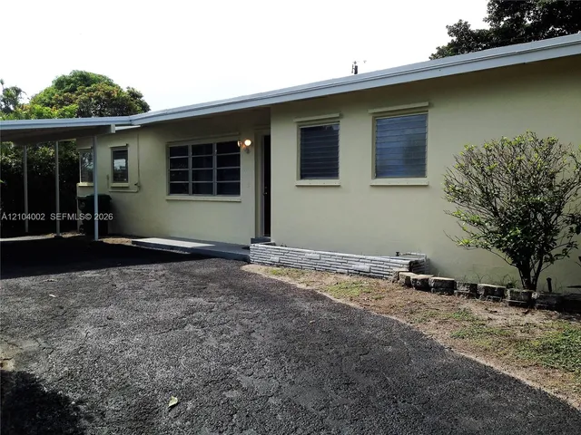 3-bedroom rental at 1431 NE 202nd Street, Miami