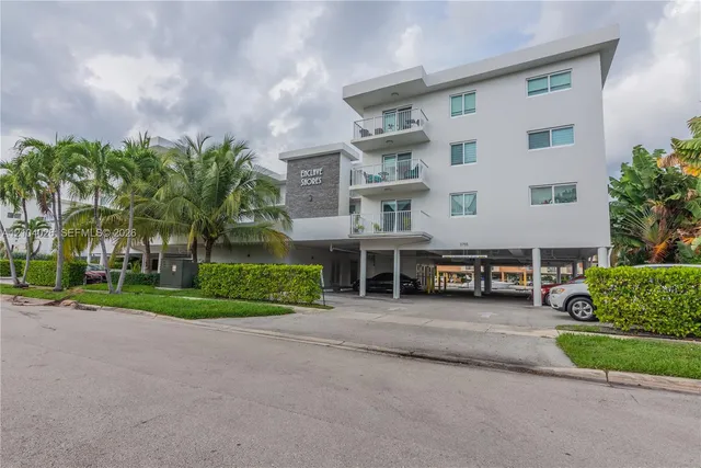 1-bedroom rental at 3755 NE 167th Street #6, North Miami Beach