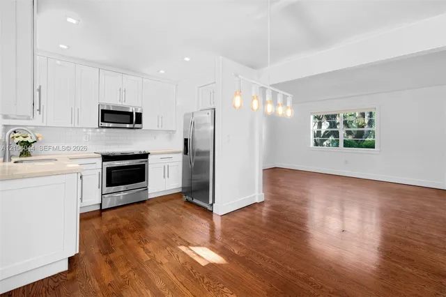 2-bedroom rental at 5560 SW 78th Street #142B, Miami
