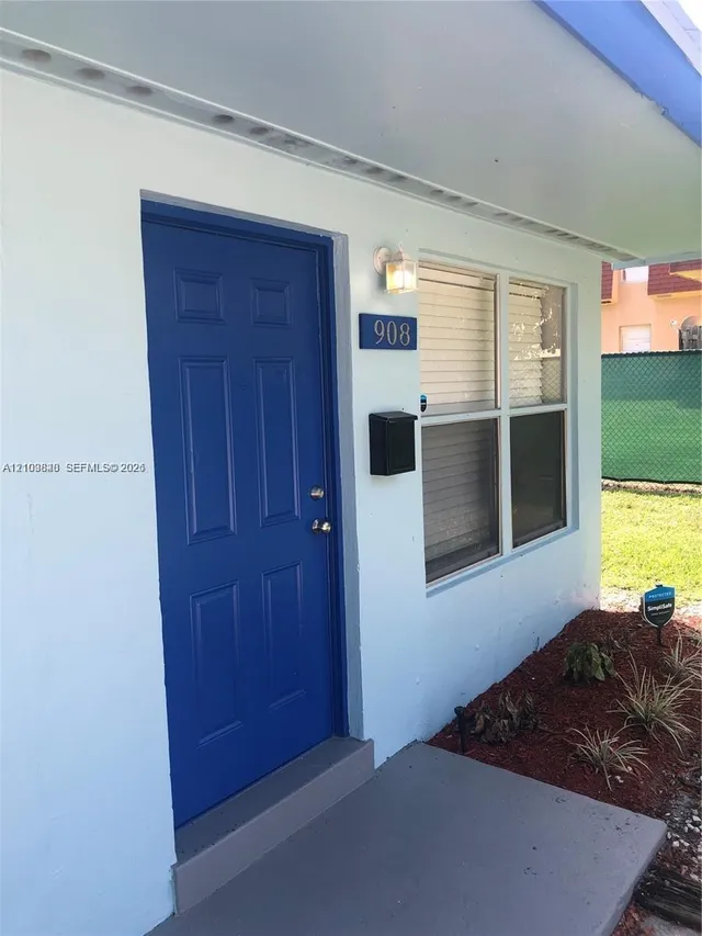 2-bedroom rental at 906 Greenbriar Drive #908, Lake Park