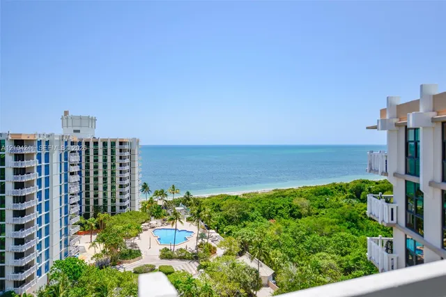 2-bedroom rental at 1121 Crandon Boulevard #D1206, Key Biscayne