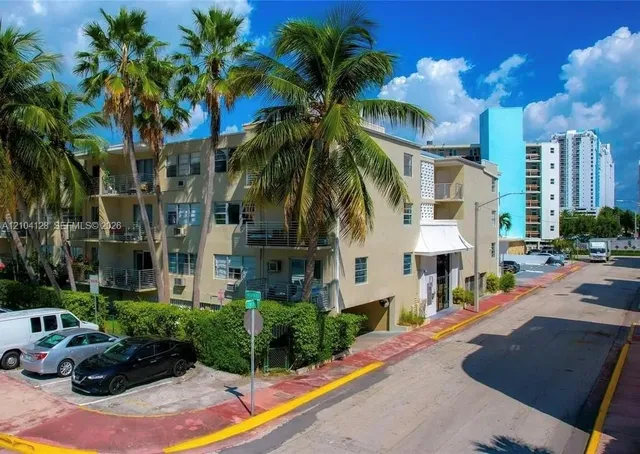 2-bedroom rental at 1441 Lincoln Road #207, Miami Beach