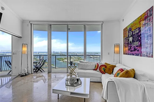 2-bedroom rental at 1750 N Bayshore Drive #5602, Miami