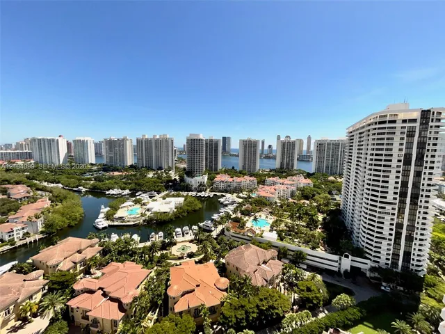 3-bedroom rental at 1000 W Island Boulevard #2707, Aventura