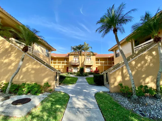 2-bedroom rental at 4839 Via Palm Lakes #1108, West Palm Beach