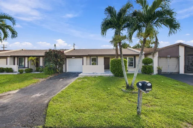 2-bedroom rental at 15676 BOTTLEBRUSH Circle, Delray Beach
