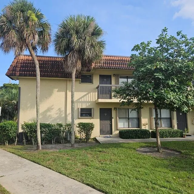 2-bedroom rental at 10069 NW 4th Street #204, Pembroke Pines