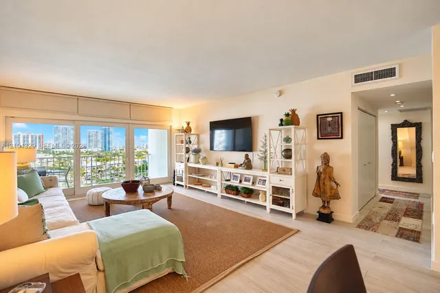 2-bedroom home at 500 Bayview Drive #1123, Sunny Isles Beach