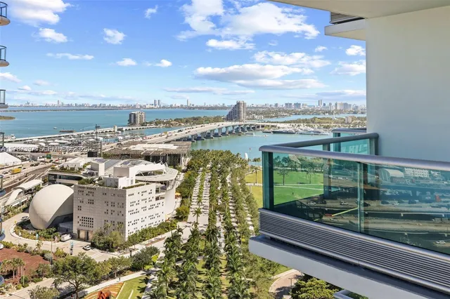 1-bedroom home at 900 Biscayne Boulevard #2410, Miami