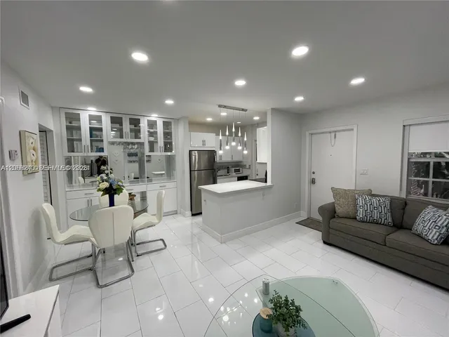 1-bedroom rental at 1407 NE 56th Street #103, Fort Lauderdale