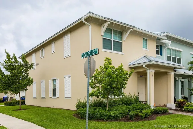 3-bedroom rental at 4860 Eucalyptus Drive #1, Hollywood