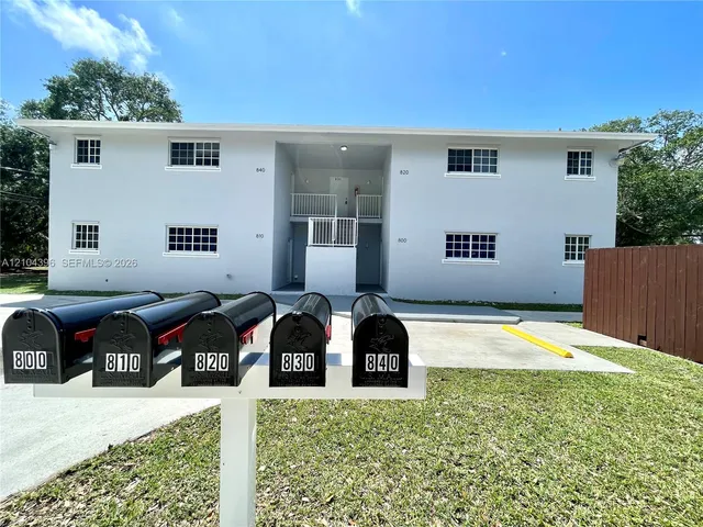 3-bedroom rental at 800 SW 10th Avenue #800, Hallandale Beach